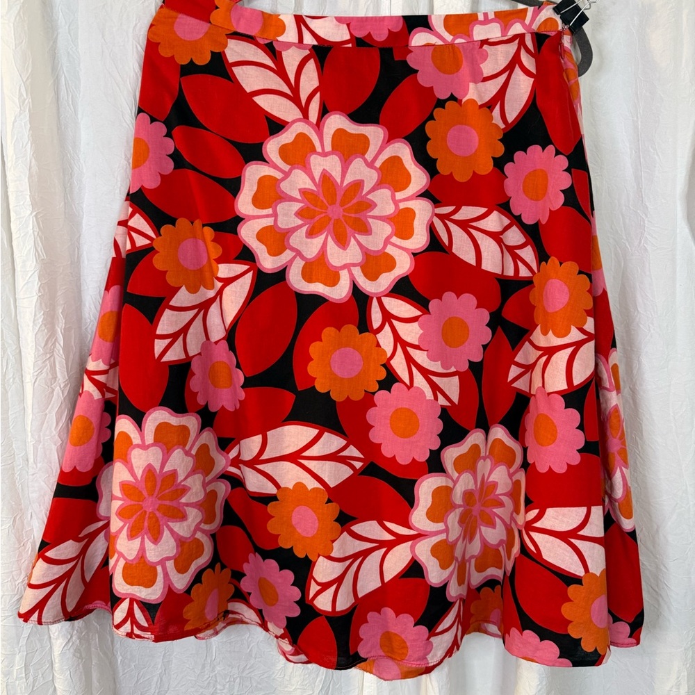 Women's Skirt with large floral retro 
Pattern Sz 16